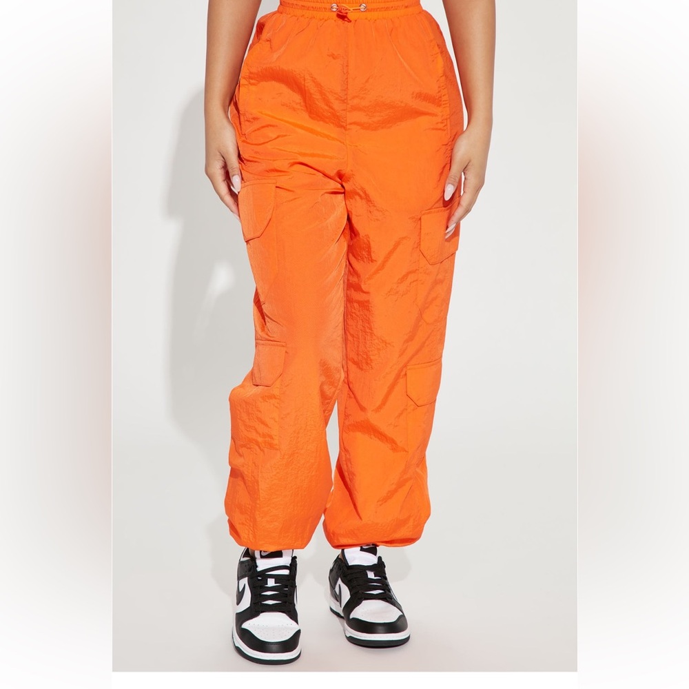 Soda pop parachute pants fashion nova SIZE XL